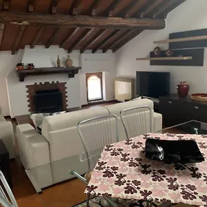 Daisy House: Attic In The Historical Center Apartment Saló