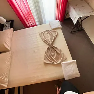 Buneci , Tiran Arnavutluk